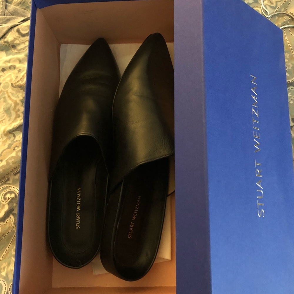 Stuart Weitzman 10.5 Flat Mules